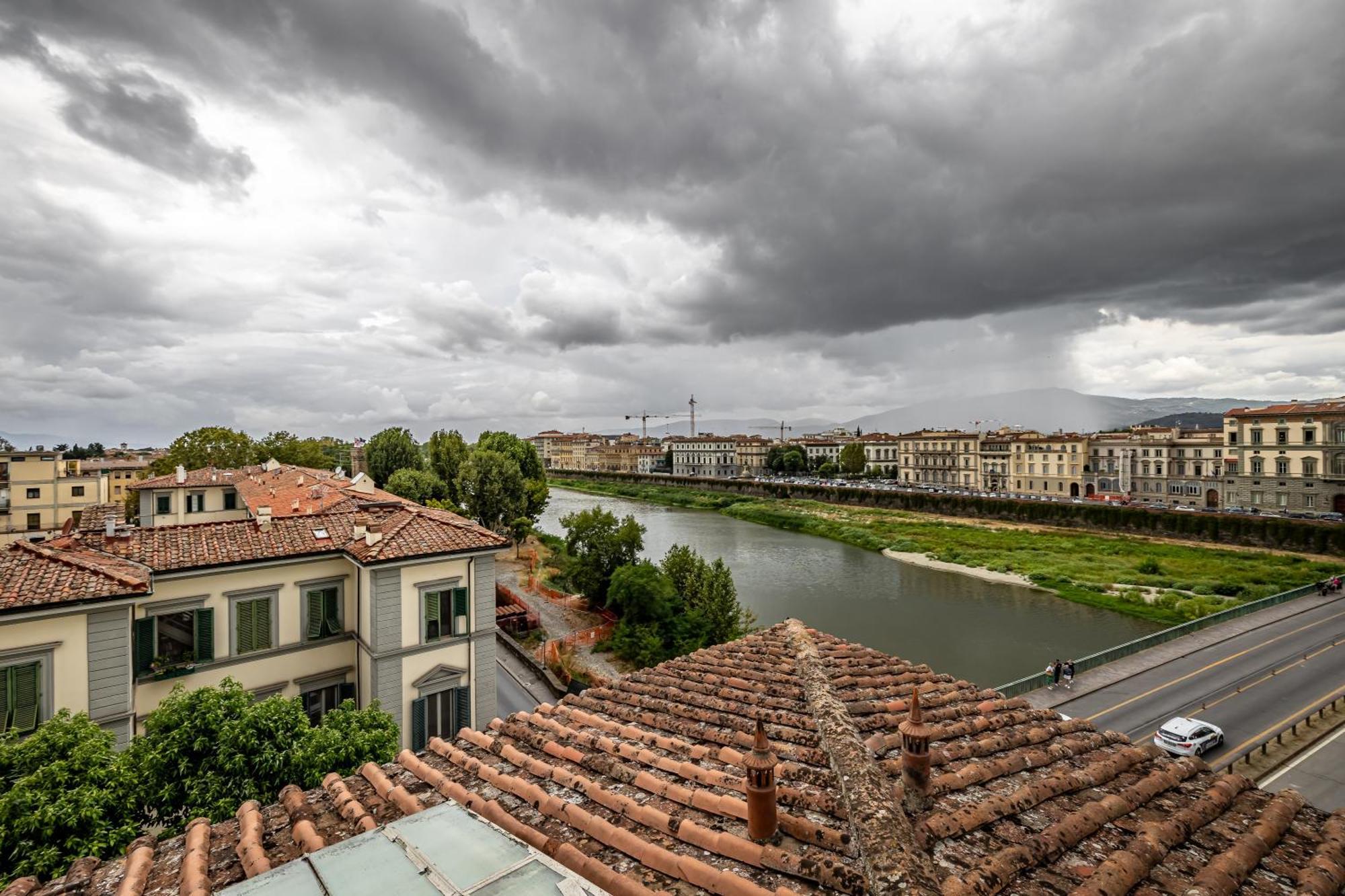 Yid Wonderful Balcony View On Apartamento Florencia